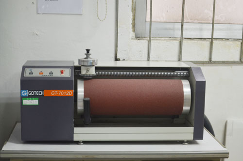 Wear testing machine